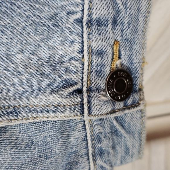 NWT gap jean jacket washed denim finish USA - Picture 8 of 16